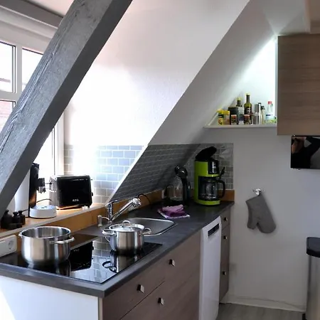 Grosses Offenes Loft Oder Kleine Gemuetliche Wohnung Mit Balkon Wolmirstedt Buitenkant foto