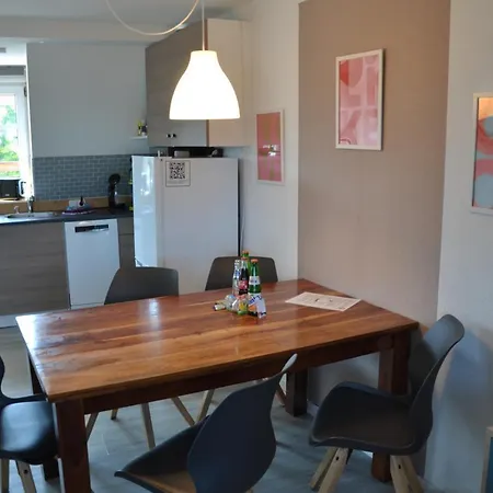 Grosses Offenes Loft Oder Kleine Gemuetliche Wohnung Mit Balkon Wolmirstedt Buitenkant foto