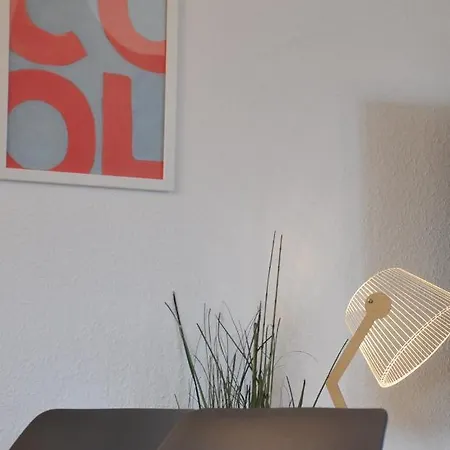 Grosses Offenes Loft Oder Kleine Gemuetliche Wohnung Mit Balkon Wolmirstedt Buitenkant foto