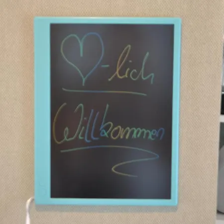 Grosses Offenes Loft Oder Kleine Gemuetliche Wohnung Mit Balkon Wolmirstedt Buitenkant foto
