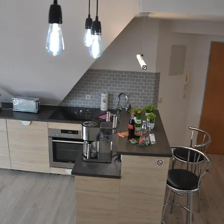 Grosses Offenes Loft Oder Kleine Gemuetliche Wohnung Mit Balkon Wolmirstedt Buitenkant foto