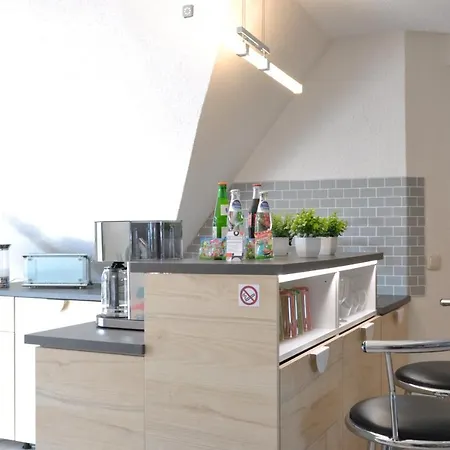 Grosses Offenes Loft Oder Kleine Gemuetliche Wohnung Mit Balkon Wolmirstedt Buitenkant foto