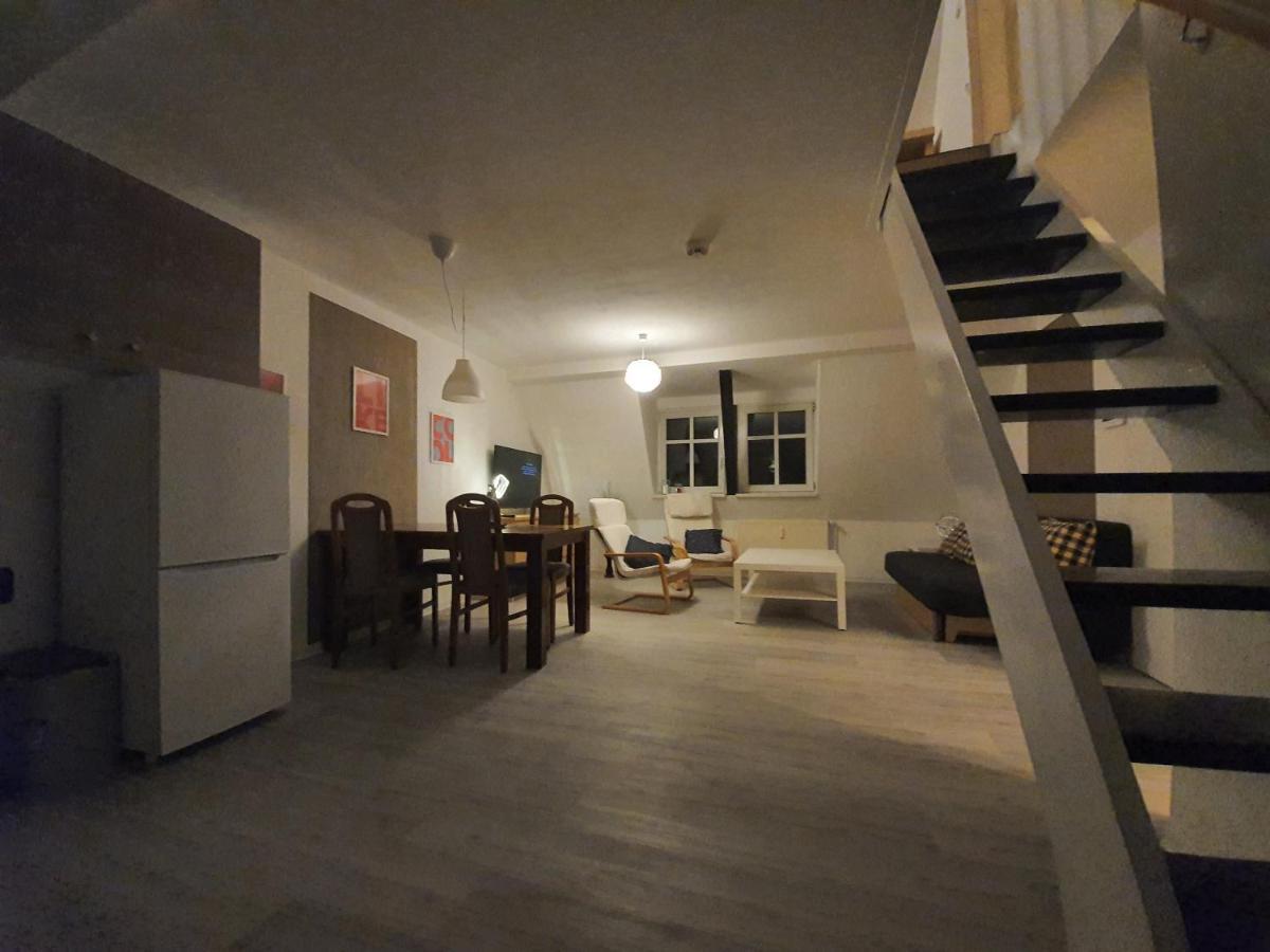Grosses Offenes Loft Oder Kleine Gemuetliche Mit Balkon