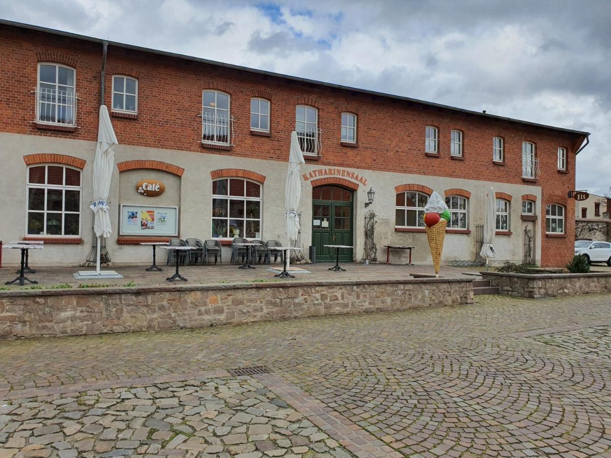 Grosses Offenes Loft Oder Kleine Gemuetliche Mit Balkon *