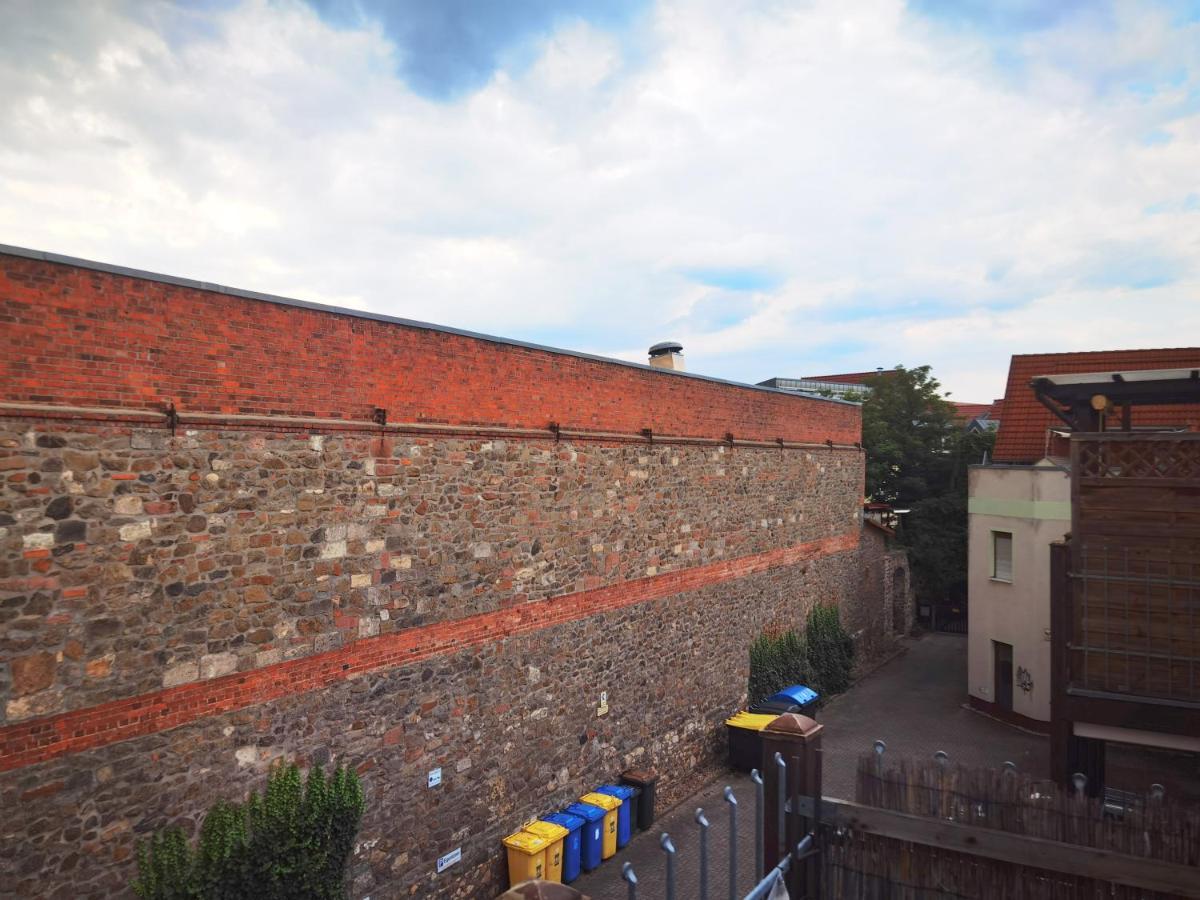 Grosses Offenes Loft Oder Kleine Gemuetliche Mit Balkon *