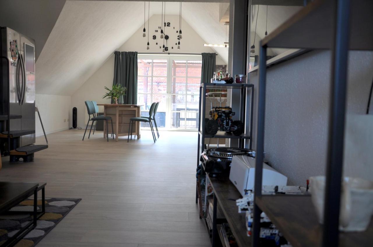 Grosses Offenes Loft Oder Kleine Gemuetliche Mit Balkon