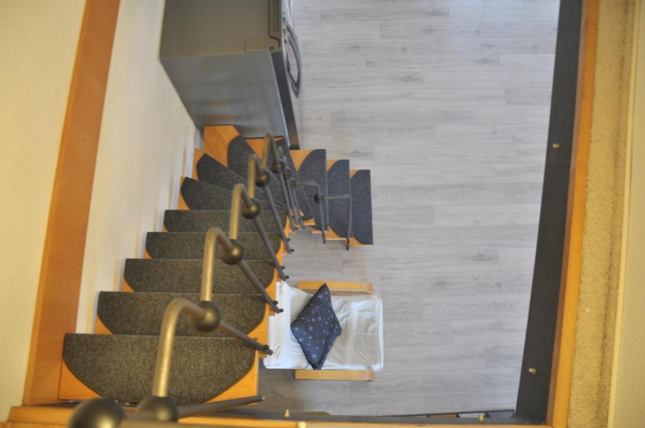 Grosses Offenes Loft Oder Kleine Gemuetliche Mit Balkon *